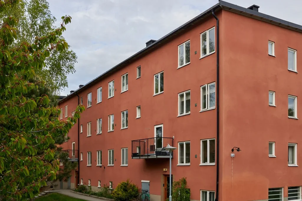 16. Plattla╠eggning nya stenplattor till bostadshus