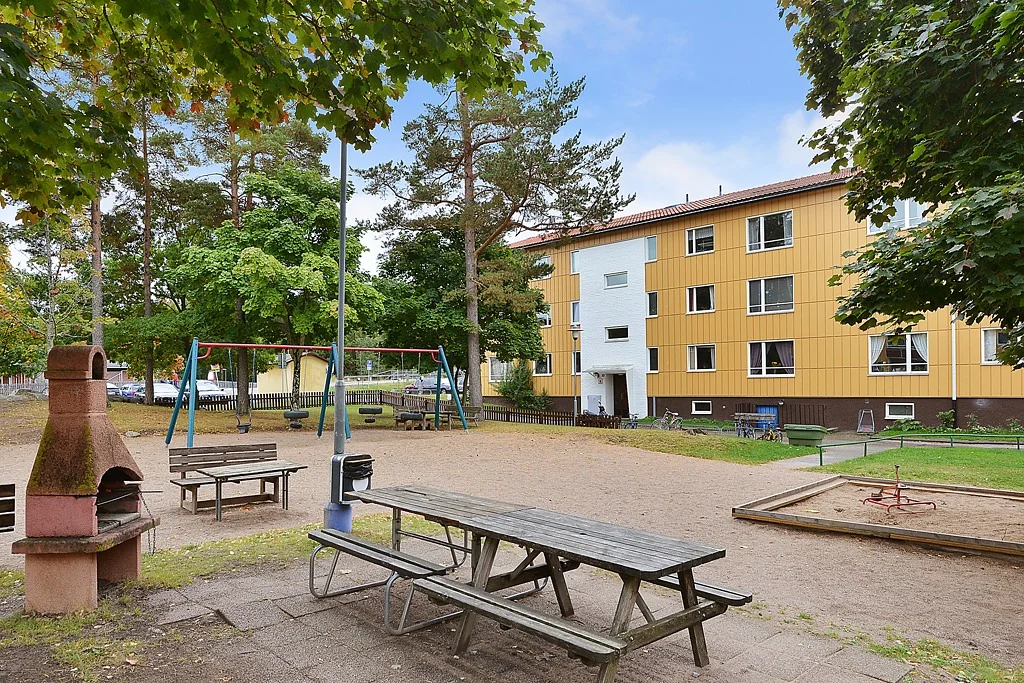 3. Renoverad innergard bostadsrattsforening Lidingo Skarsatra